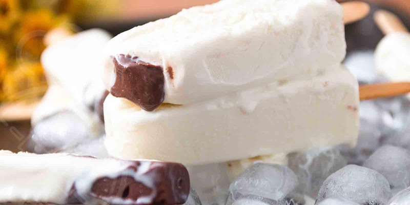 PICOLÉ DE LEITE NINHO COM RECHEIO DE NUTELLA