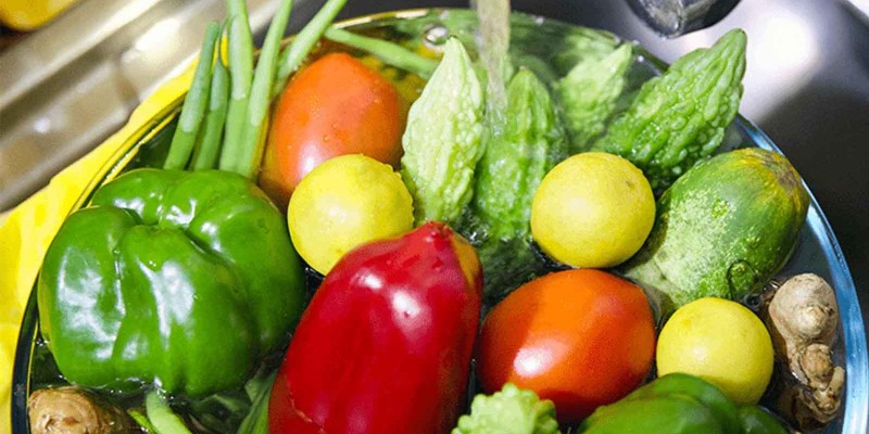 SAIBA COMO HIGIENIZAR FRUTAS E VERDURAS DO JEITO CERTO