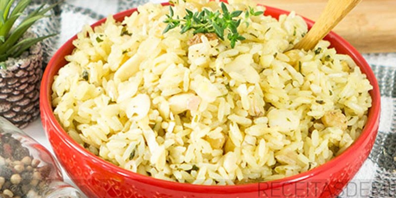 Arroz de Festa com Vinho Branco e Amêndoas
