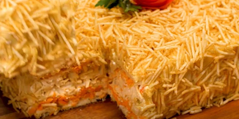 BOLO SALGADO DE PÃO DE FORMA E FRANGO