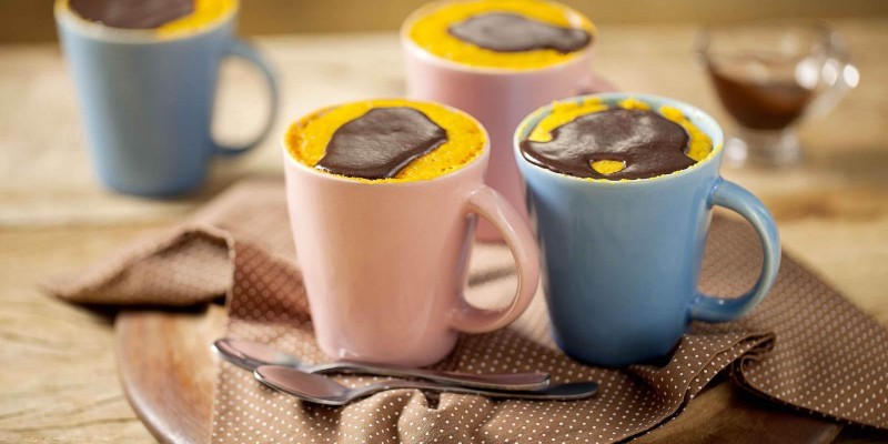 BOLO DE CANECA DE CENOURA
