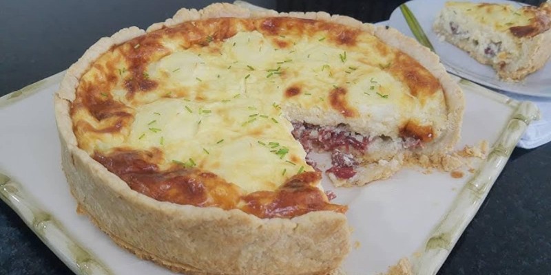 Quiche Junina de Carne Seca com Requeijão Cremoso