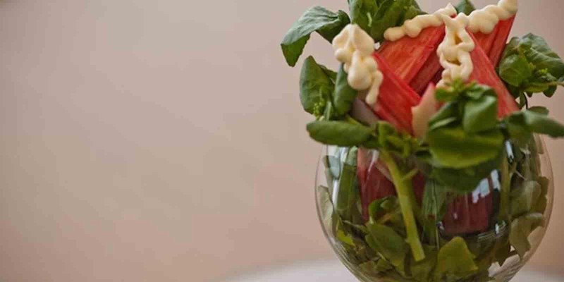 SALADA VERDE COM KANI - KAMA SALADA VERDE COM KANI - KAMA