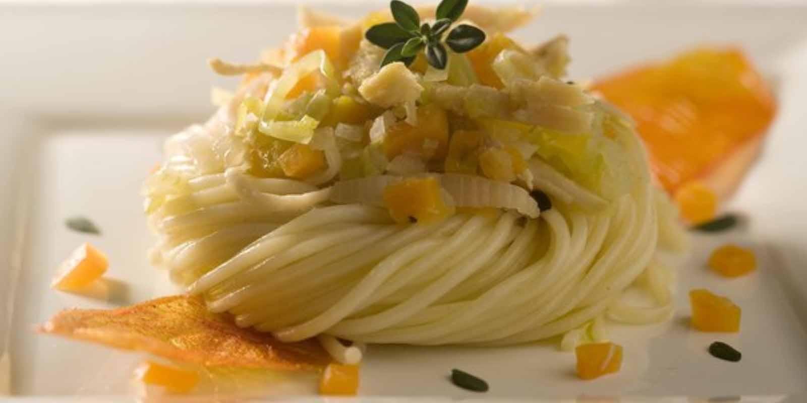 ESPAGUETE LIGHT COM RAGU DE PERU