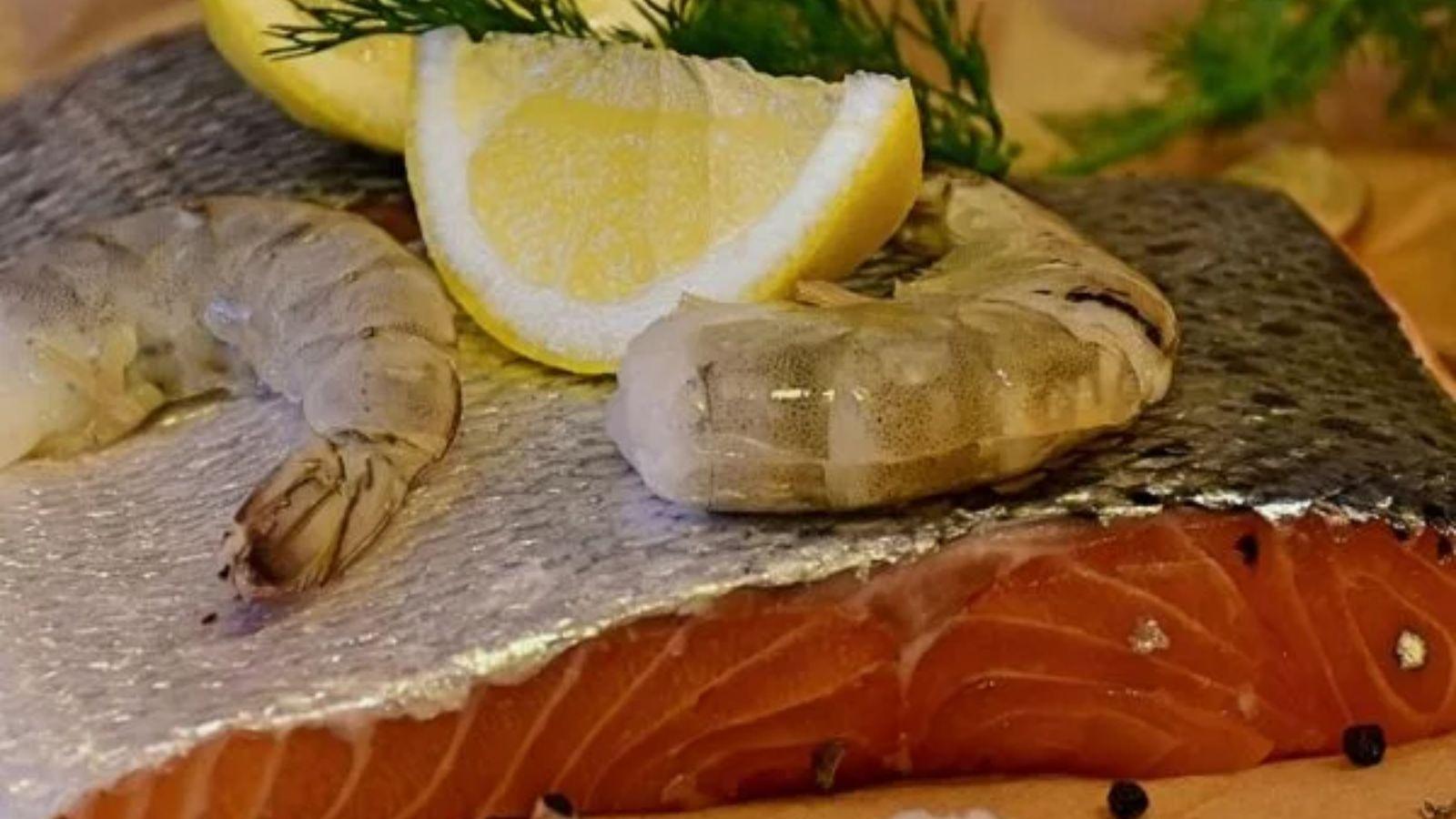 SALMÃO COM CAMARÃO NO FORNO