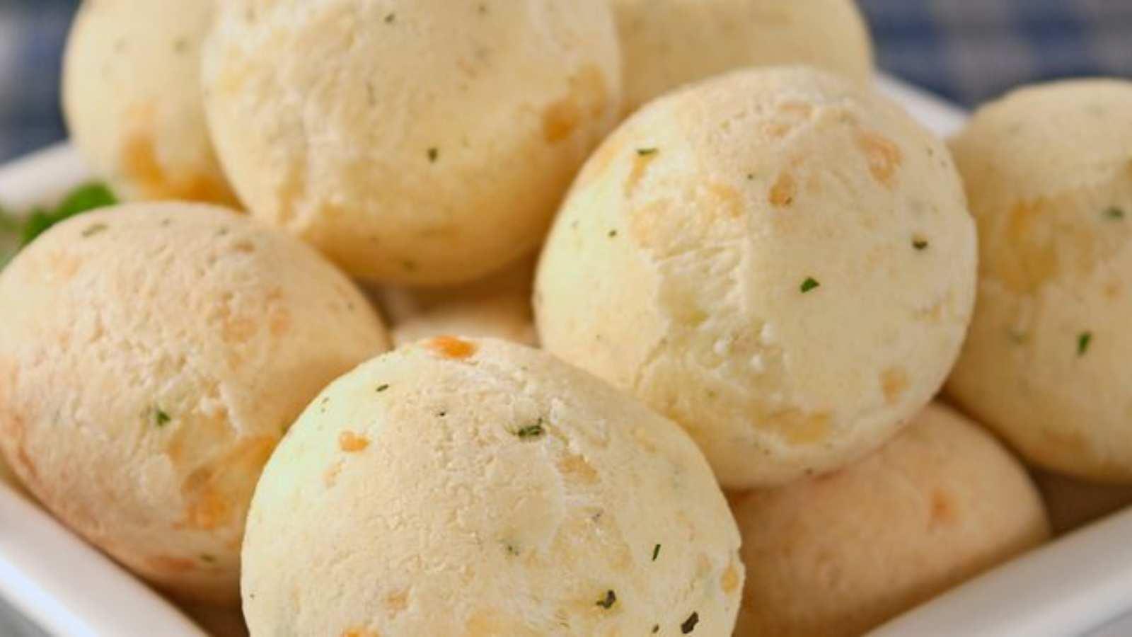  Lanche Fácil para as Crianças: Pão de queijo de mandioquinha e chia