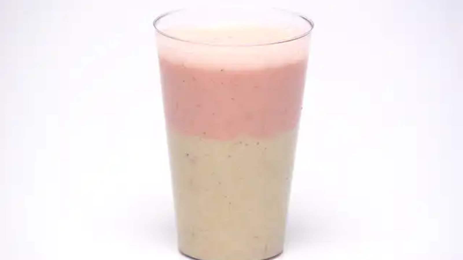 SHAKE DE BANANA E MORANGO