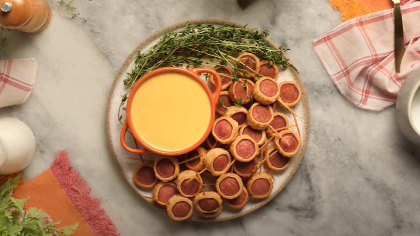 Enroladinho de Salsicha com Massa de Pastel