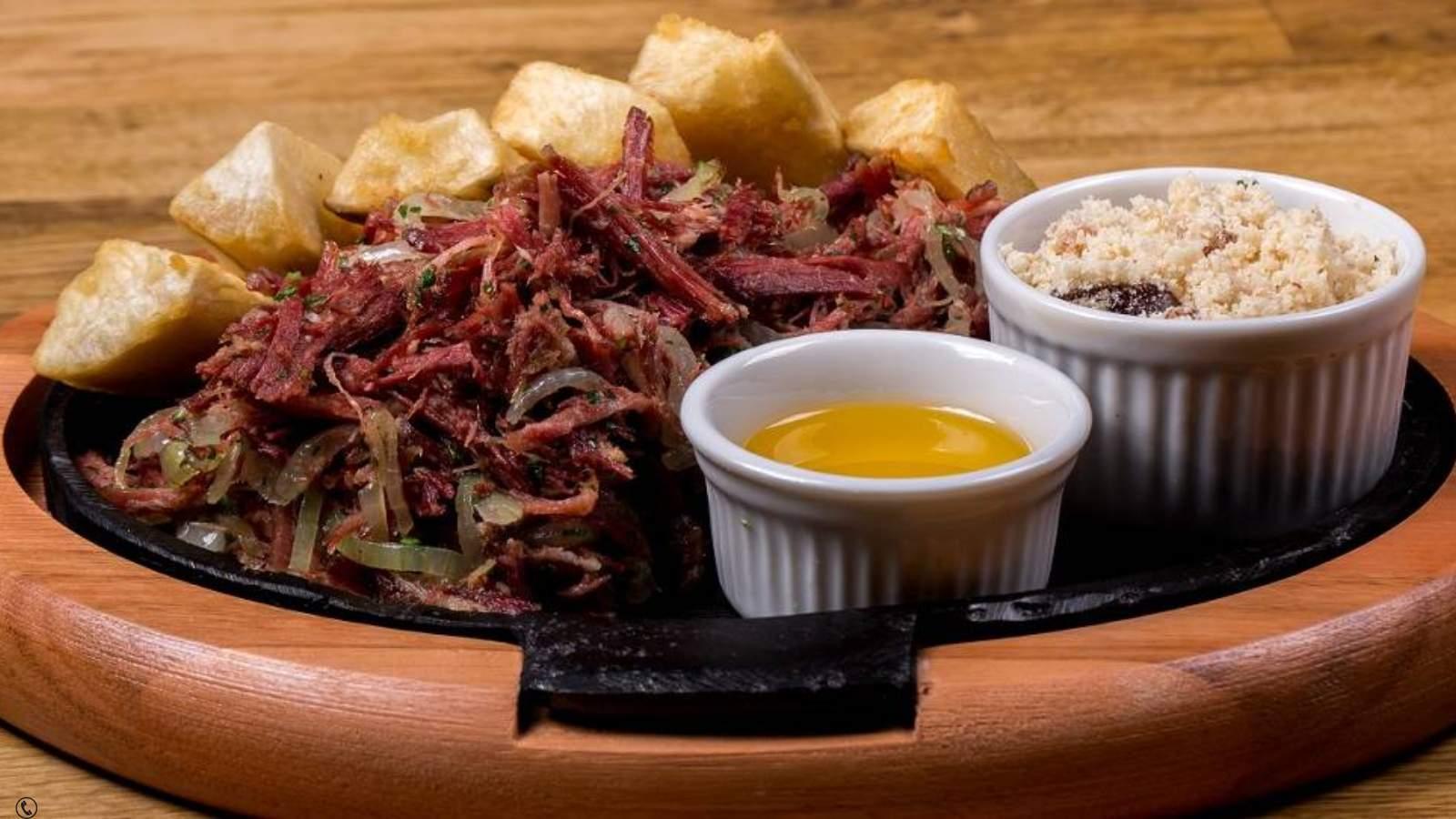 Jerked com Mandioca Frita