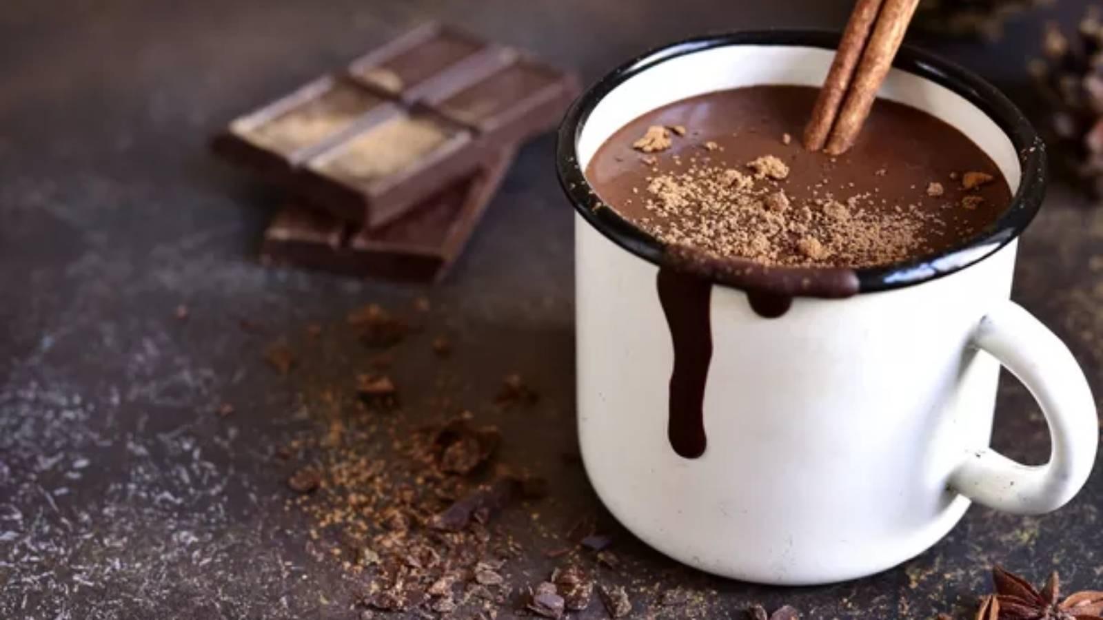 Choconhaque Junino (Chocolate Quente com Conhaque)